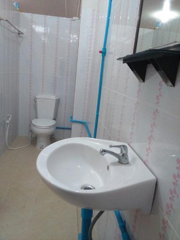 Penguin Hotel Kawthaung Bagian luar foto