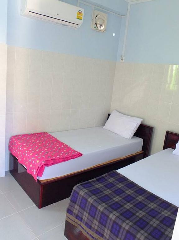 Penguin Hotel Kawthaung Bagian luar foto