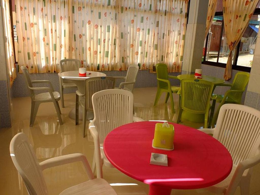 Penguin Hotel Kawthaung Bagian luar foto