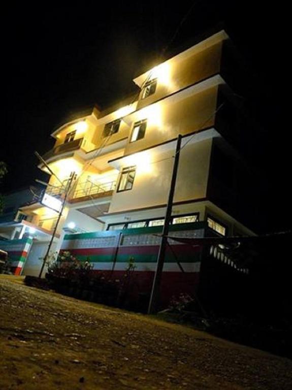 Penguin Hotel Kawthaung Bagian luar foto